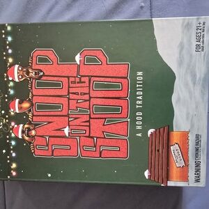 Snoop on the Stoop Board Game - Green and Red Holiday Box